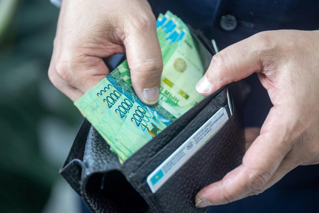 How to Save Money Fast for Emergencies